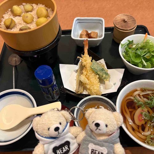 スパイたちが美味しいもの食べてきたよ。
※2ヶ月くらい前の写真だよ。
スパイたちはけあに味覚共有してくれるからありがたいね。
けあも美味しく楽しんだよ。