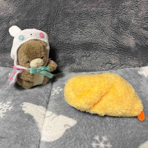 ちびおが　ちかづいてきたぞ！おどろかすぞ！
ばぁ！
あー！でかにみつかった！うどんのうえにのせられたぞ！たべないでくれ！ちびがわるかったぞ！