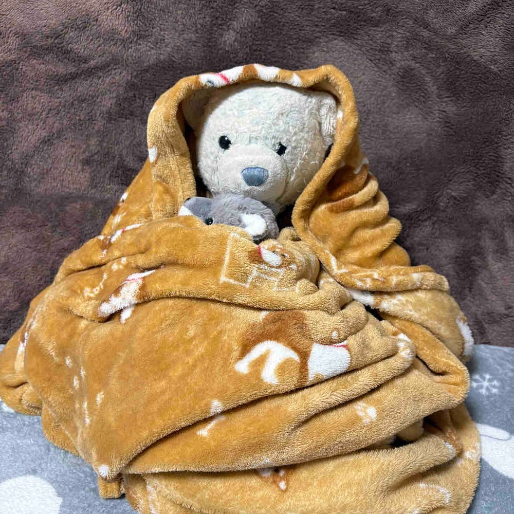 あまりの寒さにモンブランモードになろうと思ったらおやに止められたよ。
今日のファッションがカッコいいからモンブランにならないでほしいんだって。
写真撮らせてあげたからモンブランになるよ。寒い日はモンブランになるに限るよ。