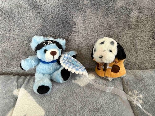そろそろ衣替えしたいなって思ってたら、にんにんくんが持ってきてくれたよ❣️
まずはコートを畳んで…
リボンはにんにんくんが結んでくれるんだ🎀
完成✨春の準備ができたね😊