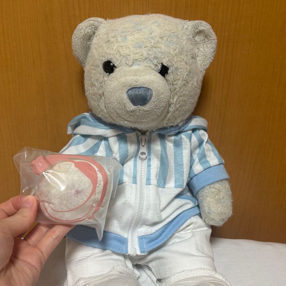 今日は根津美術館に行ってきたよ。
尾形光琳の燕子花図屏風がどうしてもみたかったんだ。感動したよ。
庭園にはちょうどカキツバタが見頃で綺麗だったよ。新緑も綺麗だったよ。
4枚目はこどもの日だけどいちご大福を食べるけあ。柏餅は明日にしよう。