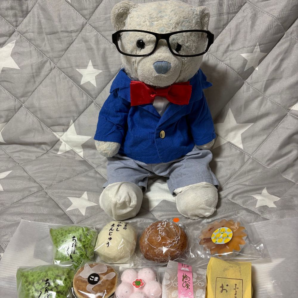 ダム巡りが終わったらお食事タイム。
1枚目　お餅だらけのどどんこ定食。
2枚目　4種のチーズピザ。
3枚目　温泉でいただいたプリン(メロン風味)とラムネ。
4枚目　門眞菓子店の美味しいお菓子たち。
楽しんだ後は美味しいもの食べなきゃね。