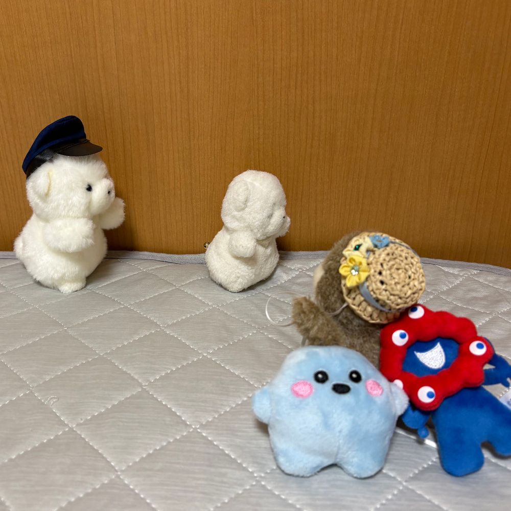 でかが　カッコよくなりたいって　そうだんにきたぞ！
よーし！きんトレだ！まずはランニング！
つぎはふっきんだ！サーキュラーとミャクミャクが　てつだってくれたぞ！
これで　カッコよくなったはずだ！ん？そうでもない？けいぞくは　ちからなりだ！がんばるぞ！