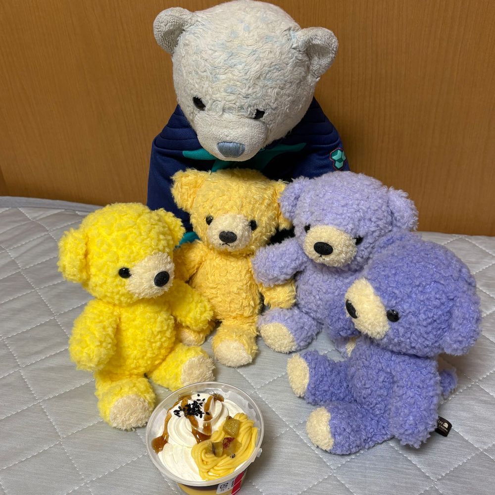 おいもカラーの子たちとおいもスイーツを食べたよ。
あれ、なんか増えてる。みんなおいもが好きなんだね。