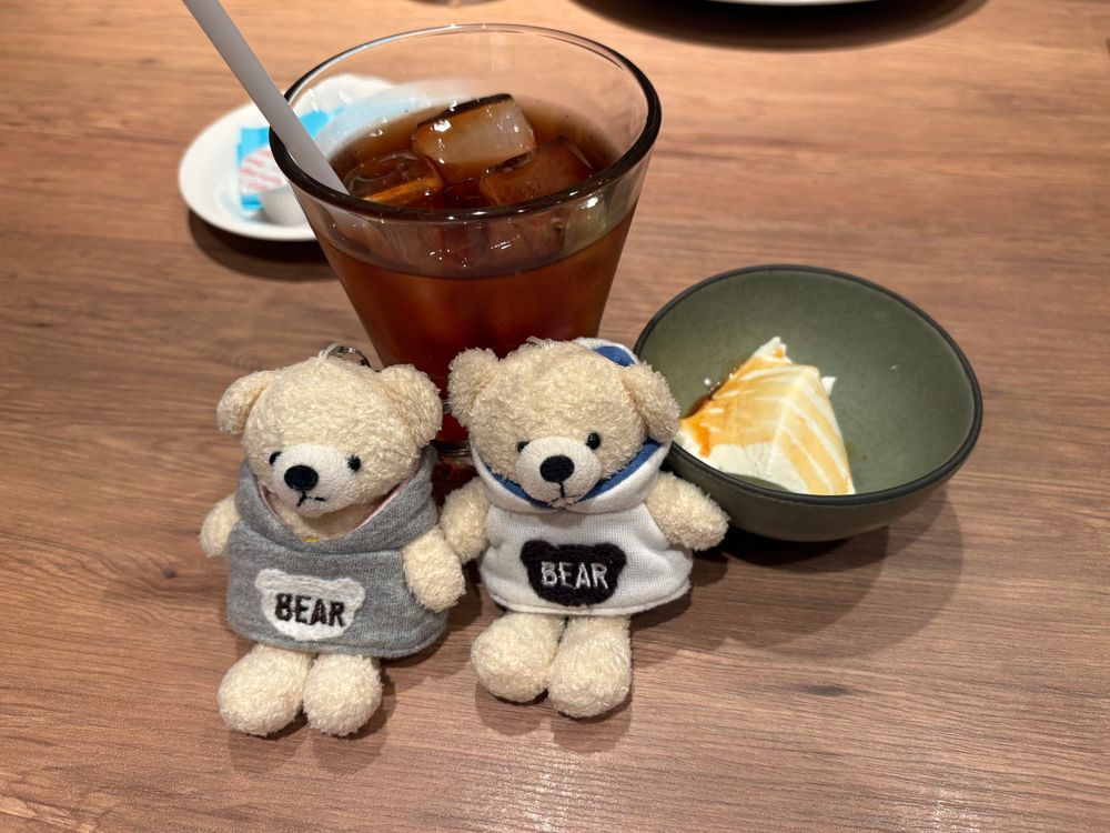 今日はイタリアンを楽しんできたスパイたち。
仙台牛のボロネーゼにチーズが載ってたらしい。
デザートのパンナコッタしか味覚共有してもらえなくて残念。
けあはチーズも野菜も食べないからね。