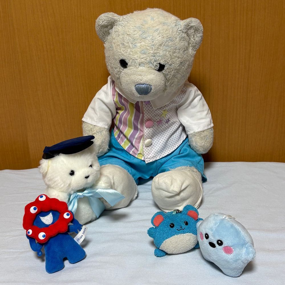 でかが、サーキュラーちゃんがいなくなったって泣いてたよ。
どうやらサーキュラーちゃんは似たフォルムのマリルと仲良くなって遊んでたみたい。
でか、近くから見守ることにしたようだけど、顔が少し険しいね。
