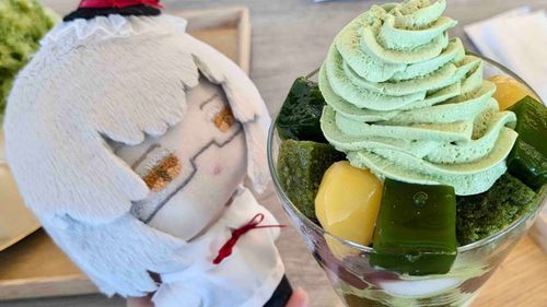 おおきな パフェだな
おれのは ないのか？