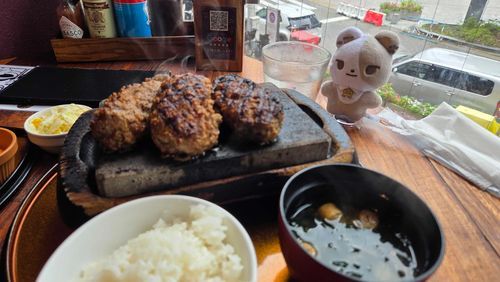 今日ははじめ品川へ！
私のおうちの､しゃちょたうんさんはお肉がだいすきなのでよく来てくれます。美味しかったね。