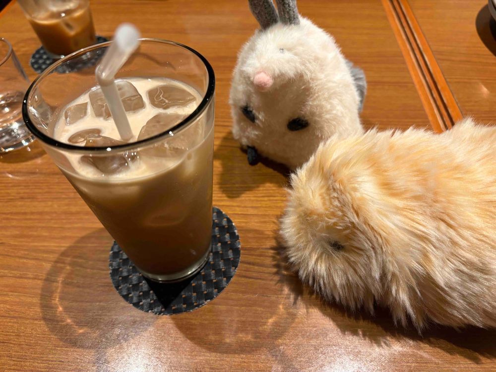 ＵＣＣコーヒーの
カレーと コーヒー！

はじめていったけど
カレーも
コーヒーも
とても おいしかった、よ！

(ワッフル🧇と あれくさんだ🐰)