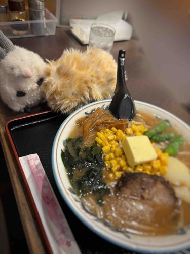 さっぽろ みそ ラーメン
ちゅるちゅる ！

(ワッフル🧇)