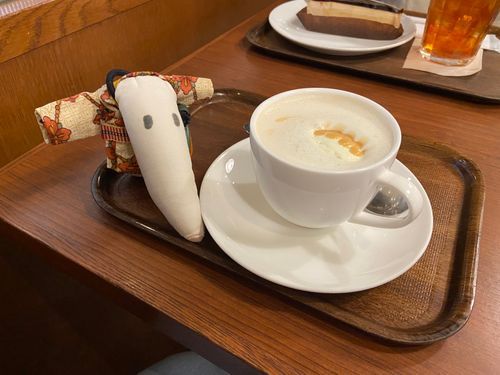 今日は、獅子狩と獅子狩の友人と、お茶をしばいてきた。何だか、日中はもう暑いな？