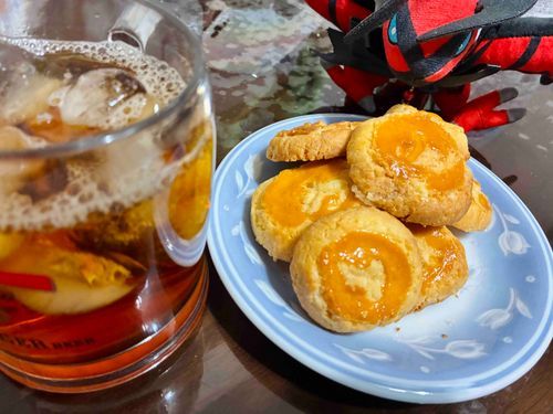 焼きたての時は外側がサクサクしてるけどバターたっぷりだからちょっとホロホロしておいしかった！　冷めるとサクサク感が増してぐっど👍　べるの家にはモカコーヒーしかなかったけど苦めのコーヒーとよく合うかも！(byべる)