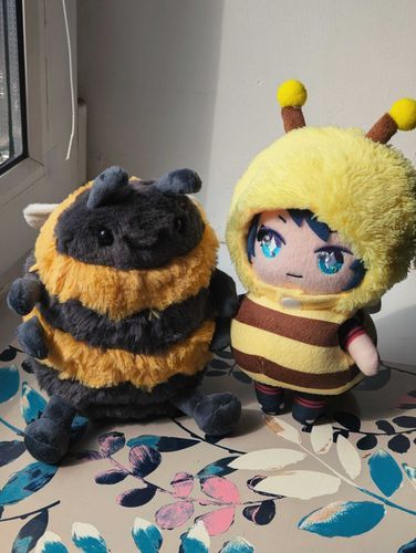 みなさん　みて
ぼく　みたい　おおきな　はちさん　であたんだ！
かわいぃ　かお　だよね