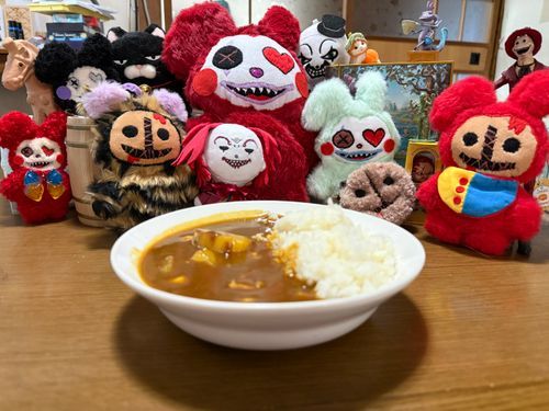 今日はおうちでカレーなんだわ🍛みんなで撮ったにゃ