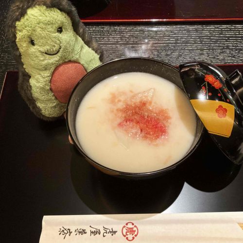 しろみそのおぞうにだよー！
おみそはめずらしいかも、とってもおいしかった！