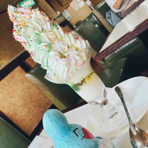コレは ドデカパフェにも おくせず ニコニコしてくれる ソーナノちゃん