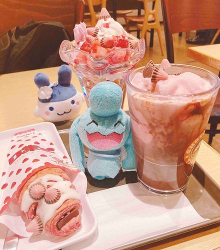 コレは バスがとまっちゃったけど 地元にないカフェ があって ニコニコしてくれる ソーナノちゃん
