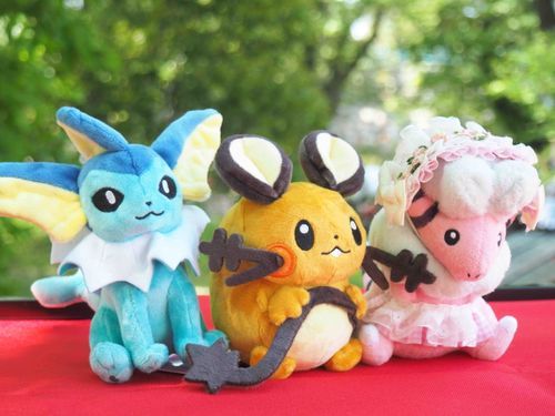 しゃわたろう　と　でんでこ　と　お友達のモココ　信号機トリオだよ