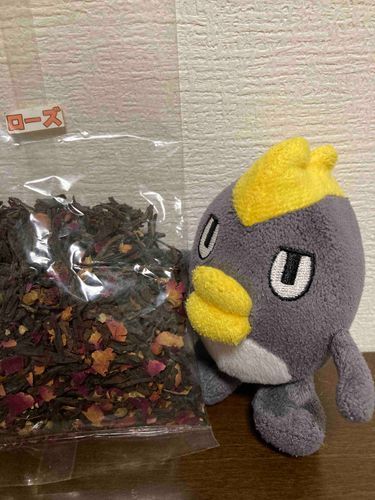 雷鳴ってますなう！☔️
眠れない夜
ローズティ飲もうかな‥