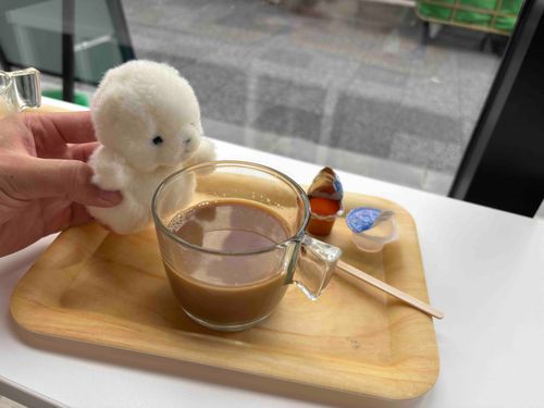 カフェオレのみたいけど、茶くまになるよってとめられちゃった〜🐻