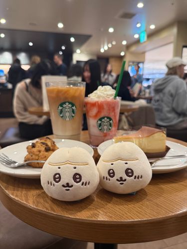 おともだちと　いっぱいたべるんだね