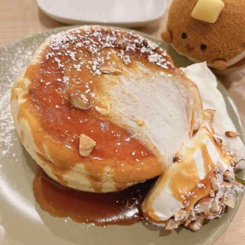 おともだちのかぞくと ぱんけーきたべた🥞😋
でもねー くりーむが おちちゃった🥞😢
とっっっっっっってもおいしかったよ🥞💕