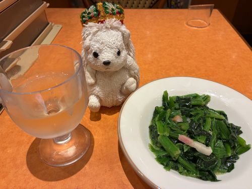 久しぶりにサイゼの昼飲みポヨ〜🫶
え？なぜに？ま、間違えた〜‪ポヨ🥲‎
ぐ、グラスワインを注文してしまったんだポヨ🦔😈🫠
赤ワインのデキャンタ大を速攻再注文するんだポヨ〜🍷🫶🦔
