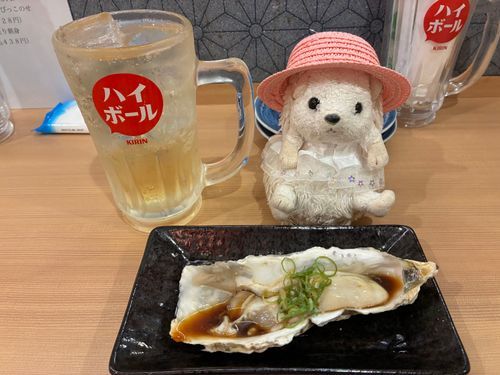 1軒目は、串カツとビール🍺
そして2軒目は、生カキなんだポヨ〜🦪🦪🦪