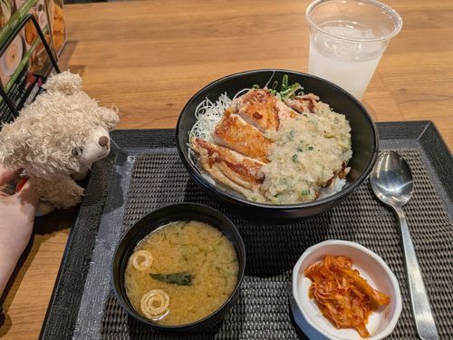 サウナで汗ながしたからいっぱい食べるよ