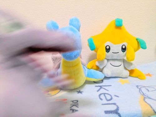 化石が飛んできて邪魔で岩