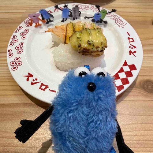 また来ました🍣🙋‍♂️
今日はお友達も一緒でした
花粉症でくしゃみが出るので初っ端茶碗蒸しお洋服にこぼしました😩
でも全部美味しくたべました
ｽｽｽｽｽｼﾛｰ🎶ﾌﾜｧｰｰ