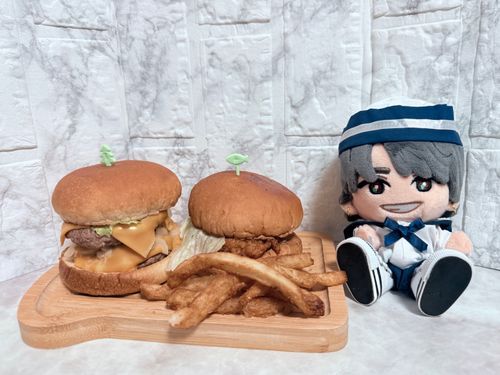 手作りした‼️🍔
お誕生日ご飯としてはちょっと物足りないかもだけどお腹はいっぱい😎