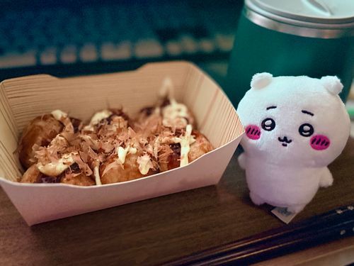 ﾜｱｧ……！
セブンとコラボの屋台風たこ焼き🐙