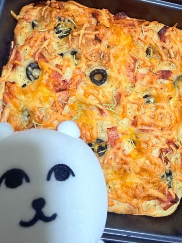 パン焼きました🍞
初めての高加水フォカッチャ
これは……成功したのだろうか？🤔