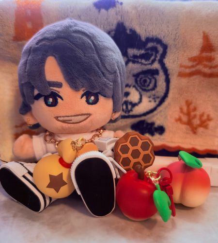 たろすけも大好きなどうぶつの森のチャーム手に入れて来たよ‼️
フルーツかわいい🍎🍑
ベル袋💰とかサイズ感ちょうど良かったね☺️