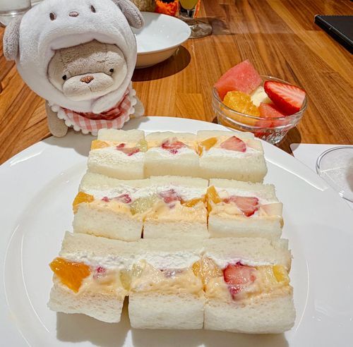 フルーツサンド🍓🍊🥝
おいしくて、何個でも食べられるよ
