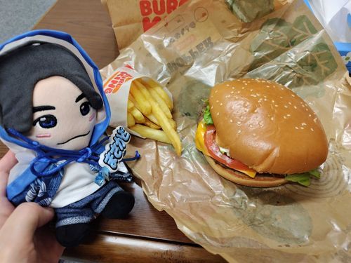 バーガーキング久し振り
デカいなぁ…