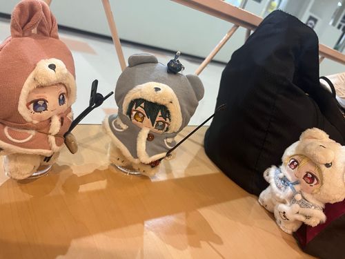 いい感じの棒(ヘアピンとマドラー)をゲットしたヴァぬ達

何やってんだって顔してる仁兎ぬ