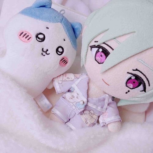 あたらしいぱじゃまつくってもらったー！はちわれちゃんたちいる！