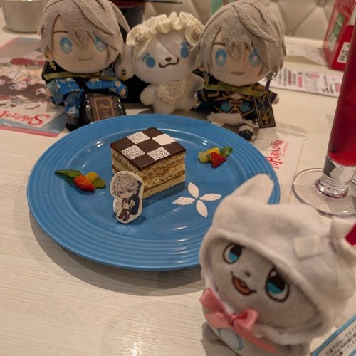 ちなみにちゃんとケーキ食べたよ。Byはるぬい

食べ方凄い個性的すぎた主。Byはるぬ

1マスに切って食べてましたwww。Byそらいろのつき