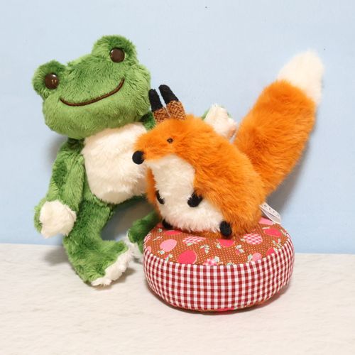 しんいりねぎまくんとぼくでしゃしんとったよ
え？ねぎまくんおむかえきねんなのにぼくのほうがめだってる？
このスターせいはかくせないんだよね…
ん？ぬしがなんかいってる
「スターせいじゃなくてのってるクッションとたちいちのもんだいだとおもう」