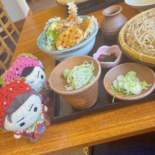 でぇごさんと いっしょに おそば たべた