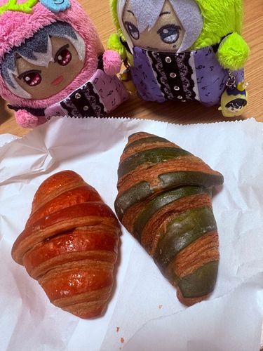 ゆき、どっちたべる〜？？❤💚