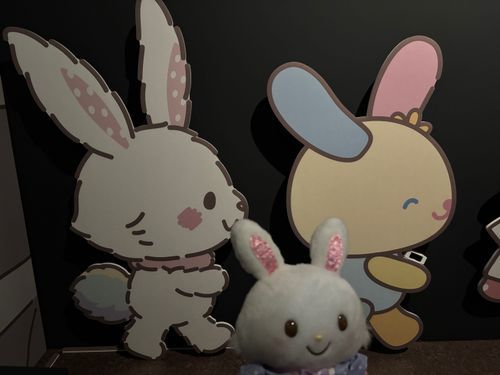 くらいどうくつも　みんなと　いっしょなら　いっぽずつ　すすめるの！