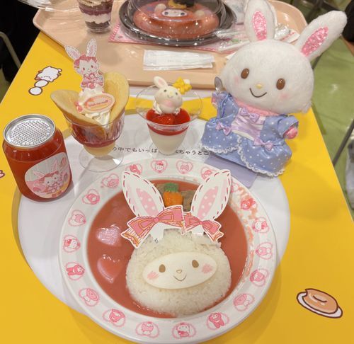 メルのカレーにドリンクにパフェに…たくさん　たべちゃった！　とっても　おいしかったよ♪