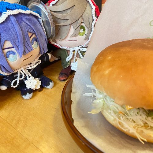 ☯️でっかいハンバーガーだな！
🍵余裕✨