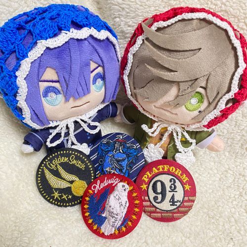 ハリポタ刺繍缶バッジだって！
カッコいいな！