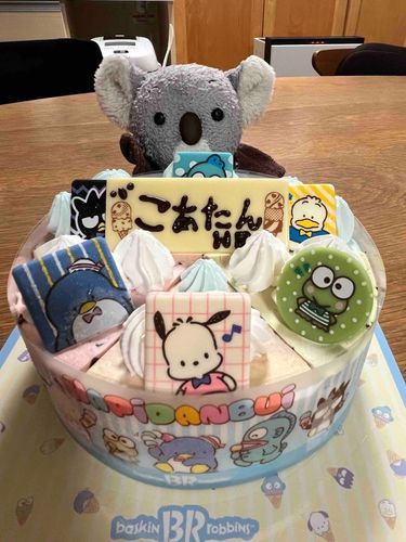 けーき！！！！
ぷれーとはかぞくさく🍫
よくみたらこあたんのかおある🐨すごい！

けーきは、かぞくのしゅみにつきあってあげました🎂かわいいからゆるす🪿