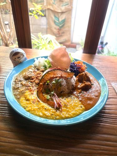お昼ご飯
3種合いがけスパイスカレー🍛
美味しっ❣️