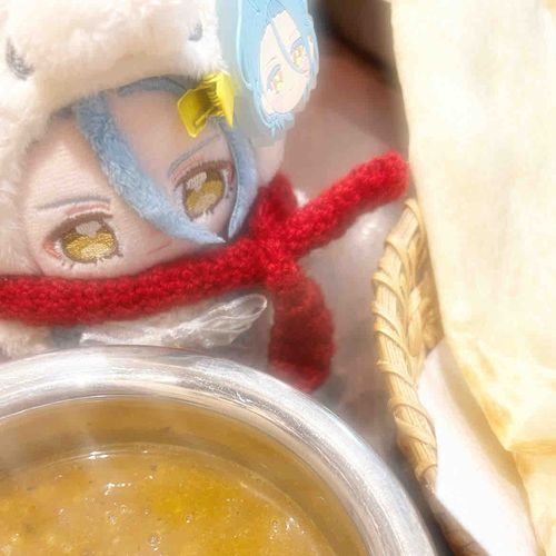 初めてナンカレーをいただきました。純白のくまさんひめぬにカレーは大敵なのです。